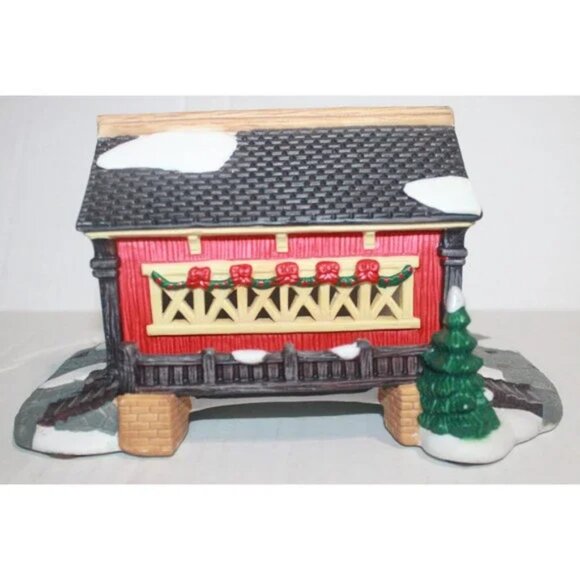 1999 St. Nicholas Square Christmas Village Porcelain Covered Bridge - Picture 5 of 7